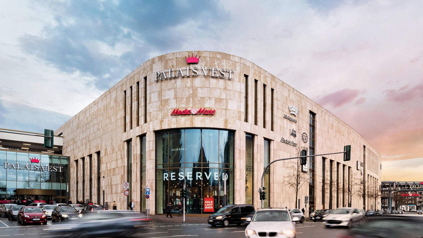 Eingang des Einkaufszentrums PALAIS VEST in Recklinghausen