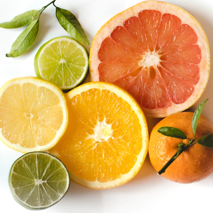 Grapefruit, Orange, Limette und Zitrone – natürliche Vitamin-C-Lieferanten für Gesundheit und Hautpflege